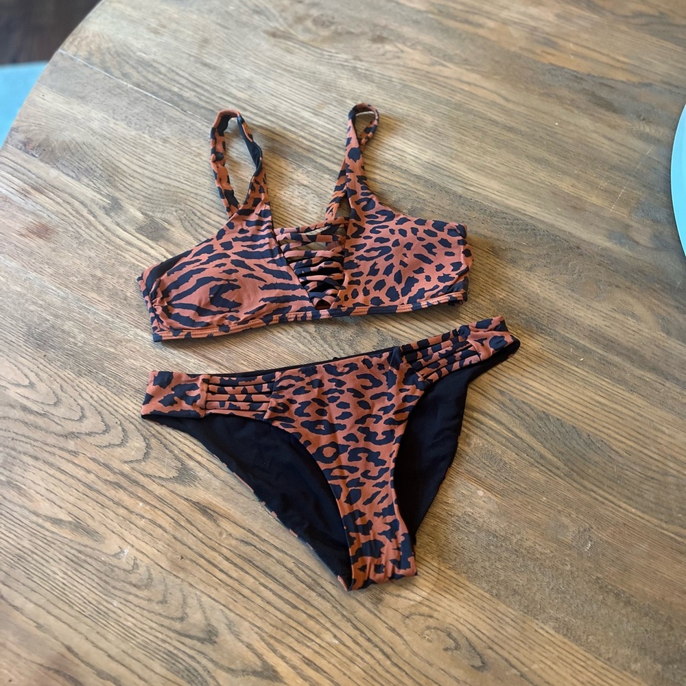 Tini Bikini Leopard Print Bikini Set (small)